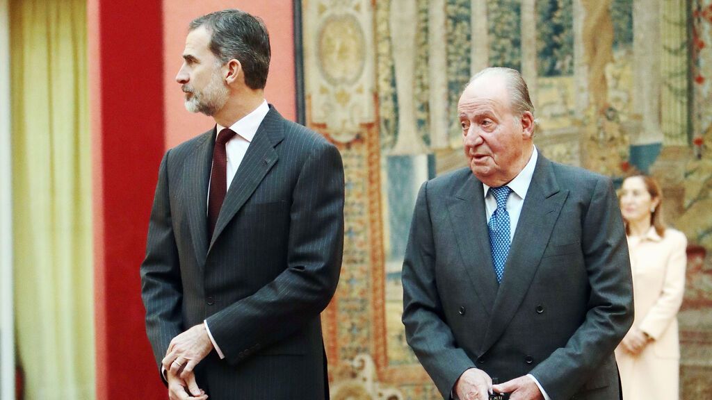 Podemos cuestiona a Felipe VI y dice que ni siquiera Roldán estuvo "tantísimo tiempo" fuera como el rey emérito