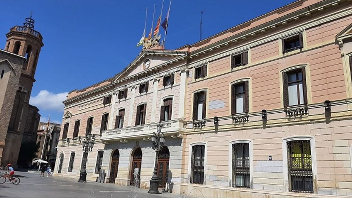 Sabadell decreta tres días de luto por la mujer encontrada muerta en un domicilio Sabadell decreta tres días de luto por la mujer encontrada muerta en un domicilio