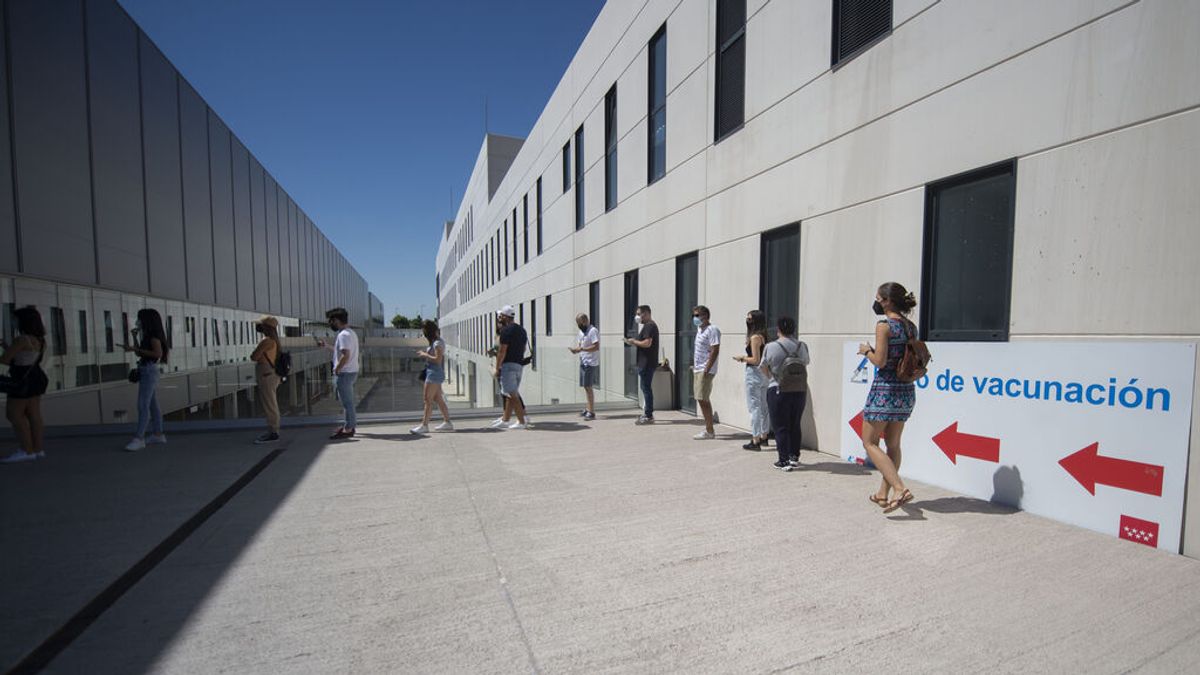 Madrid alerta de que para lograr la inmunidad de grupo hará falta vacunar al 90% de la población Madrid alerta de que para lograr la inmunidad de grupo hará falta vacunar al 90% de la población