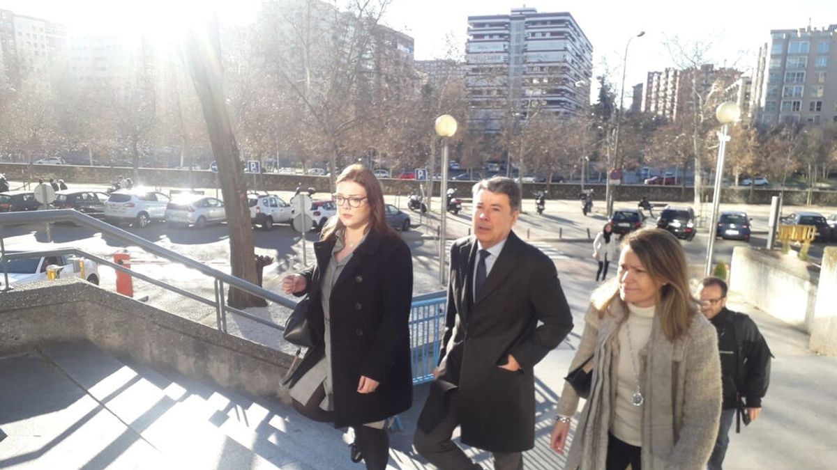 El juez vuelve a enviar a Ignacio González al banquillo, ahora por el campo de golf del Canal de Isabel II El juez vuelve a enviar a Ignacio González al banquillo, ahora por el campo de golf del Canal de Isabel II