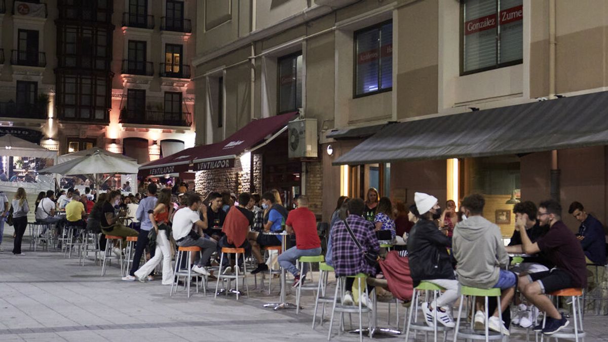 El TSJ de Cantabria tumba la obligatoriedad del pasaporte Covid para entrar en los bares El TSJ de Cantabria tumba la obligatoriedad del pasaporte Covid para entrar en los bares
