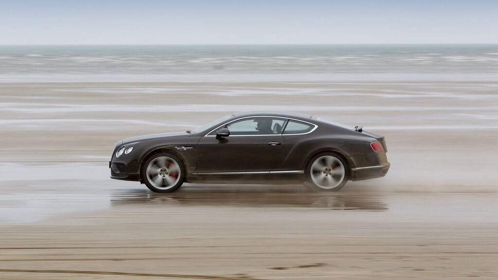 ¿Puedo circular con mi coche por la playa? Multas a las que te expones