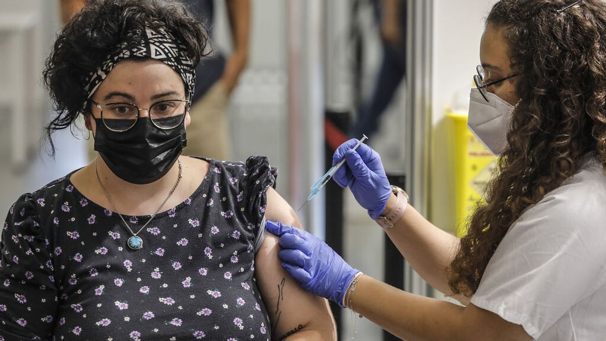 La 'inmunidad menguante', la incógnita para desbloquear la tercera dosis La 'inmunidad menguante', la incógnita para desbloquear la tercera dosis