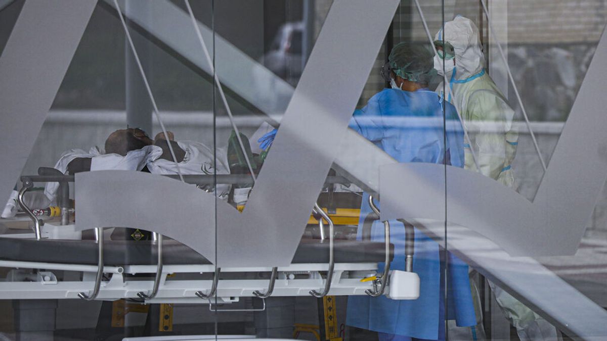 Desciende la curva de contagios pero sube la presión hospitalaria en varias comunidades Desciende la curva de contagios pero sube la presión hospitalaria en varias comunidades