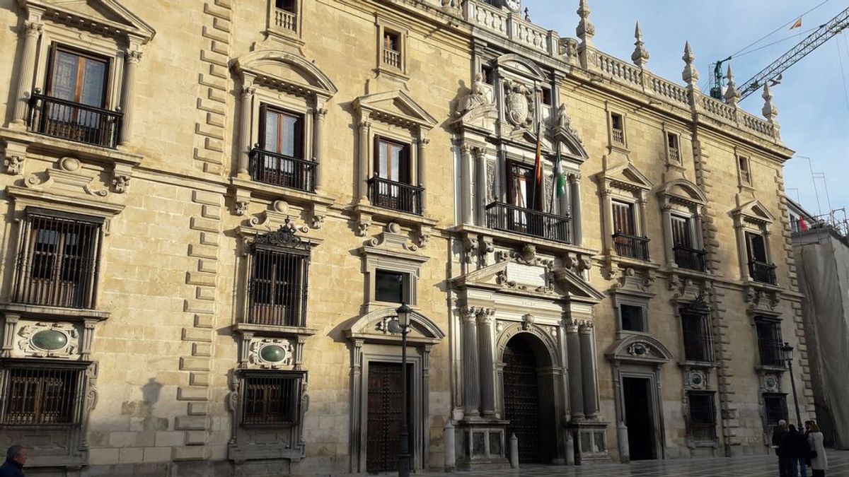 El TSJA tumba la orden de Melilla de exigir el certificado Covid a viajeros y para entrar en espectáculos El TSJA tumba la orden de Melilla de exigir el certificado Covid a viajeros y para entrar en espectáculos