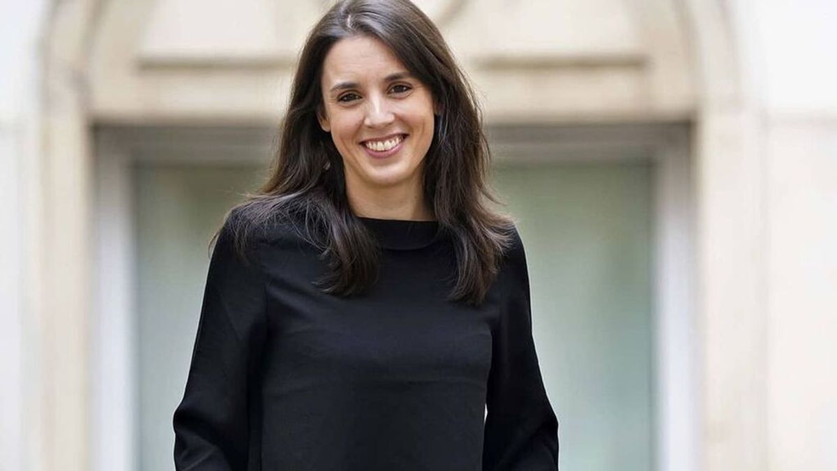 Irene Montero comparte sus fotografías más personales en la semana de la lactancia materna