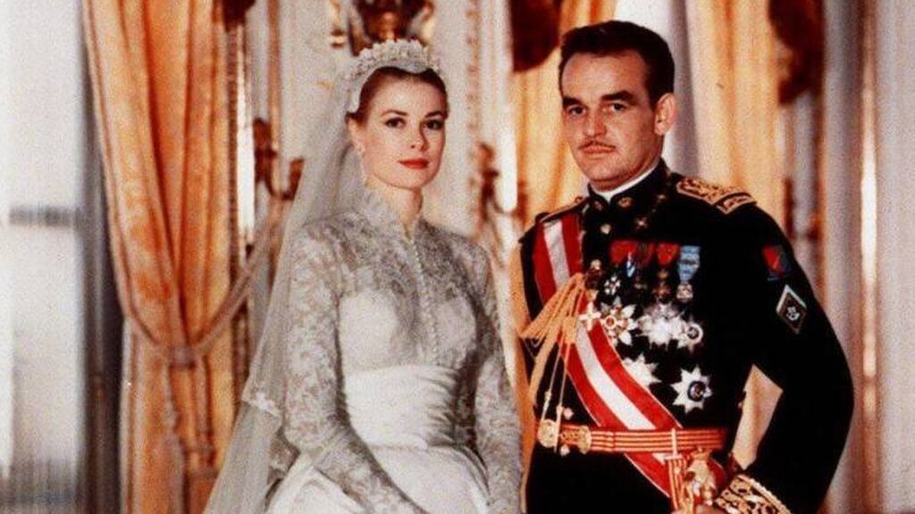 La boda se celebró en abril de 1956.