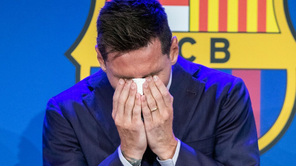 EuropaPress_3876239_lionel_leo_messi_laments_during_his_press_conference_to_talk_about_his