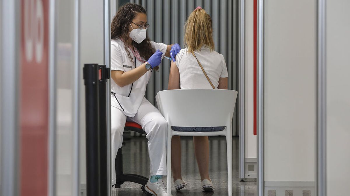 El covid frena su propagación mientras el 60% de la población tiene ya la pauta completa El covid frena su propagación mientras el 60% de la población tiene ya la pauta completa