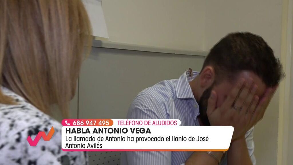 Avilés llora tras la llamada de Antonio Vega