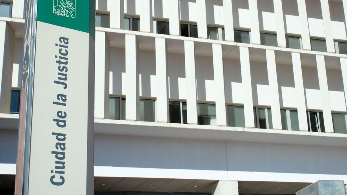 Prisión para el hijo del anciano hallado muerto en su vivienda con heridas de arma blanca en Málaga Prisión para el hijo del anciano hallado muerto en su vivienda con heridas de arma blanca en Málaga