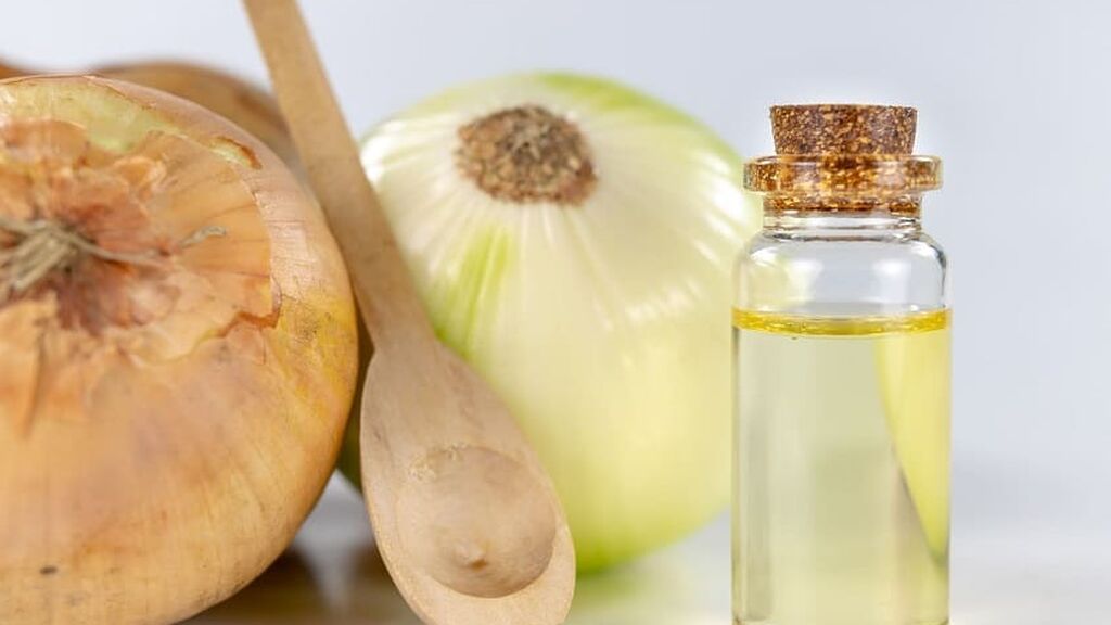 La cebolla tendrá una infinidad de propiedades para el cabello.