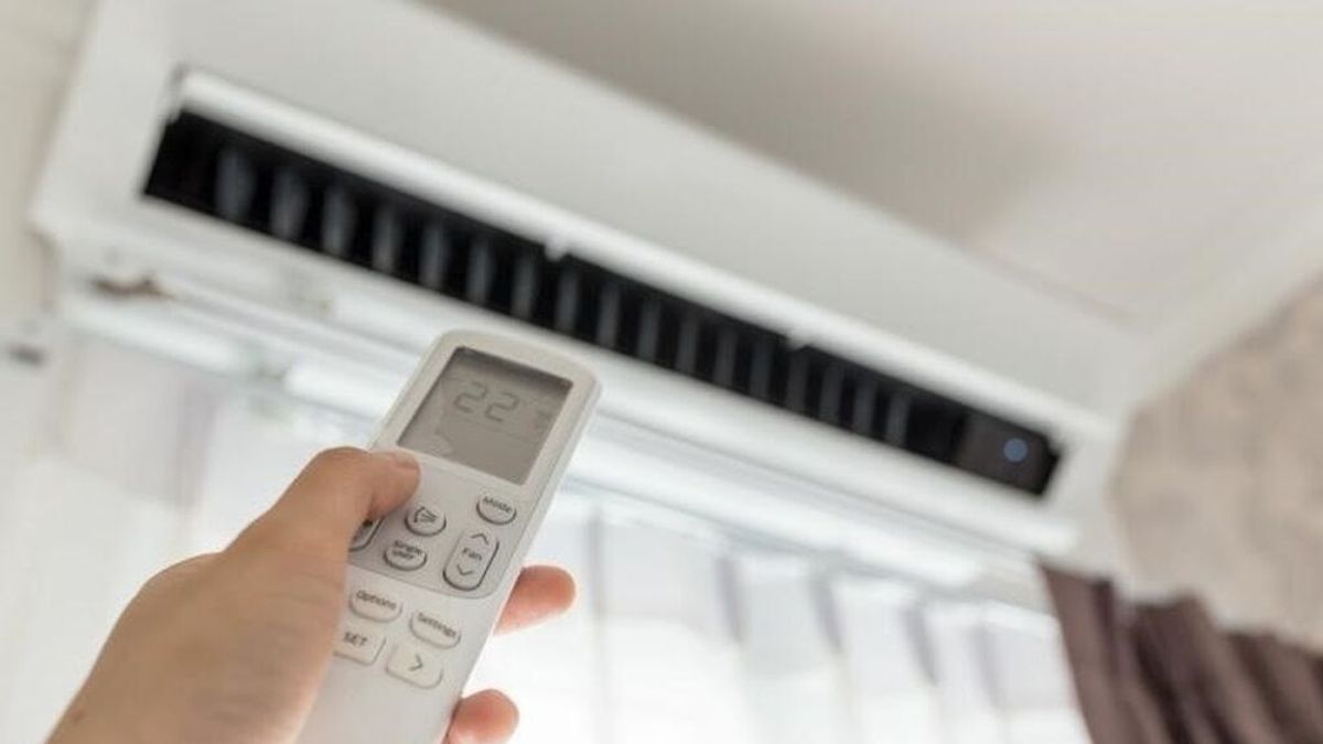 Diez días de agosto dejan cinco máximos en el precio de la luz Diez días de agosto dejan cinco máximos en el precio de la luz