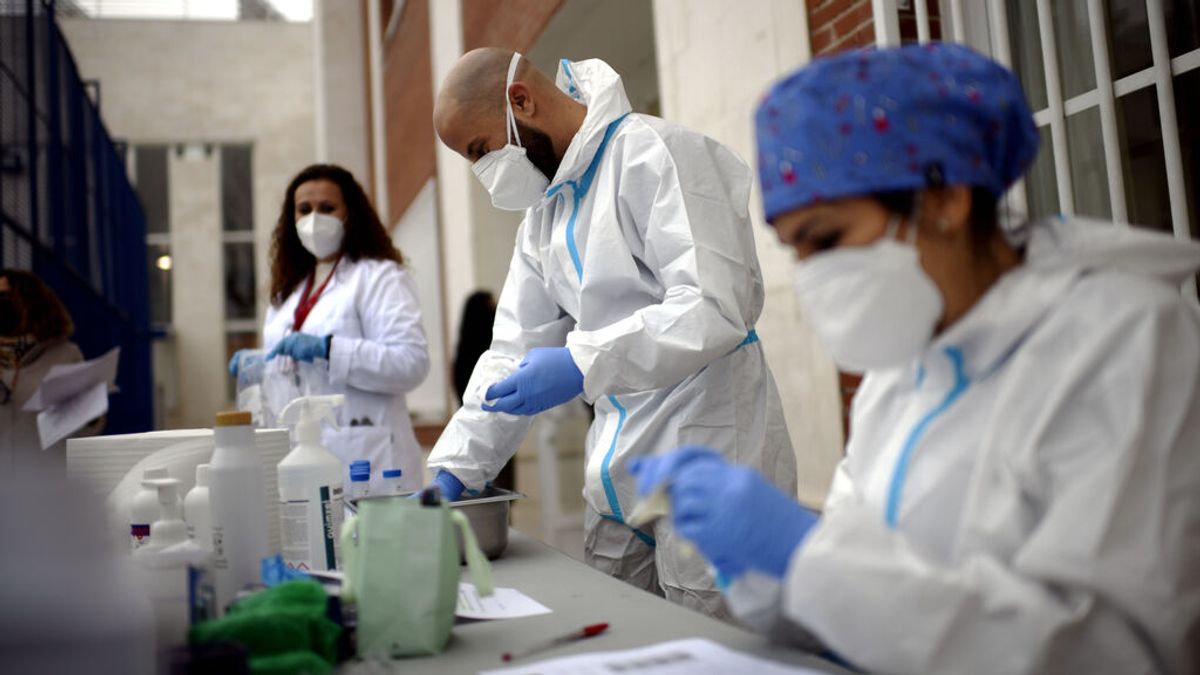 Andalucía pasa en un mes de diez a más de 400 contagiados por coronavirus en residencias de mayores y registra 3 fallecidos en los últimos días Andalucía pasa en un mes de diez a más de 400 contagiados por coronavirus en residencias de mayores y registra 3 fallecidos en los últimos días