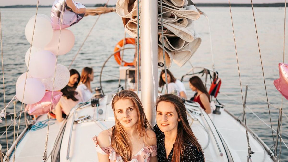 El boom del alquiler de barcos como alternativa para las fiestas de los jóvenes El boom del alquiler de barcos como alternativa para las fiestas de los jóvenes