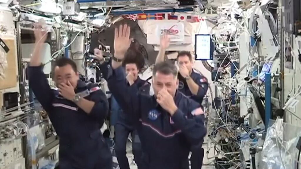Los astronautas celebran los Juegos Olímpicos Espaciales a 400 kilómetros de la Tierra y sin gravedad