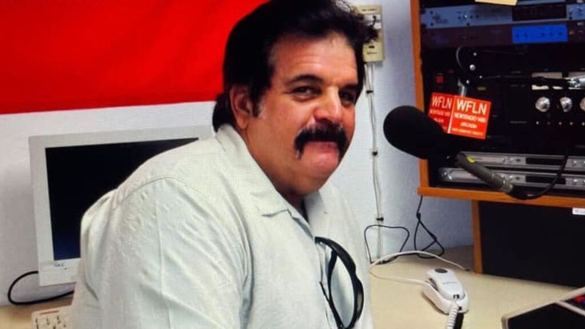 Muere de covid Dick Farrel,locutor de radio antivacunas y muy crítico con Fauci en Estados Unidos Muere de covid Dick Farrel,locutor de radio antivacunas y muy crítico con Fauci en Estados Unidos