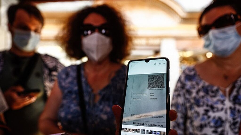 Entra en vigor en Francia el certificado covid para entrar en bares, restaurantes y viajes en tren y avión