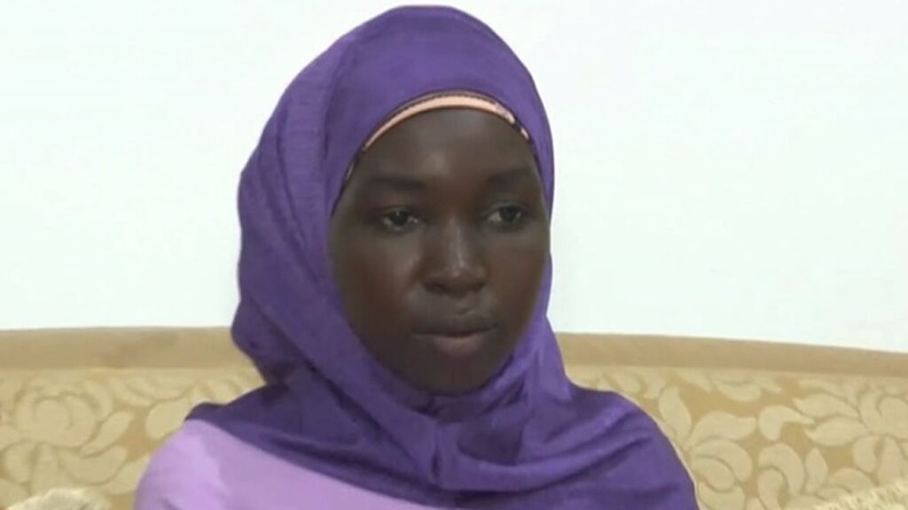 Regresa con su familia una de las 276 niñas nigerianas secuestradas por Boko Haram hace siete años