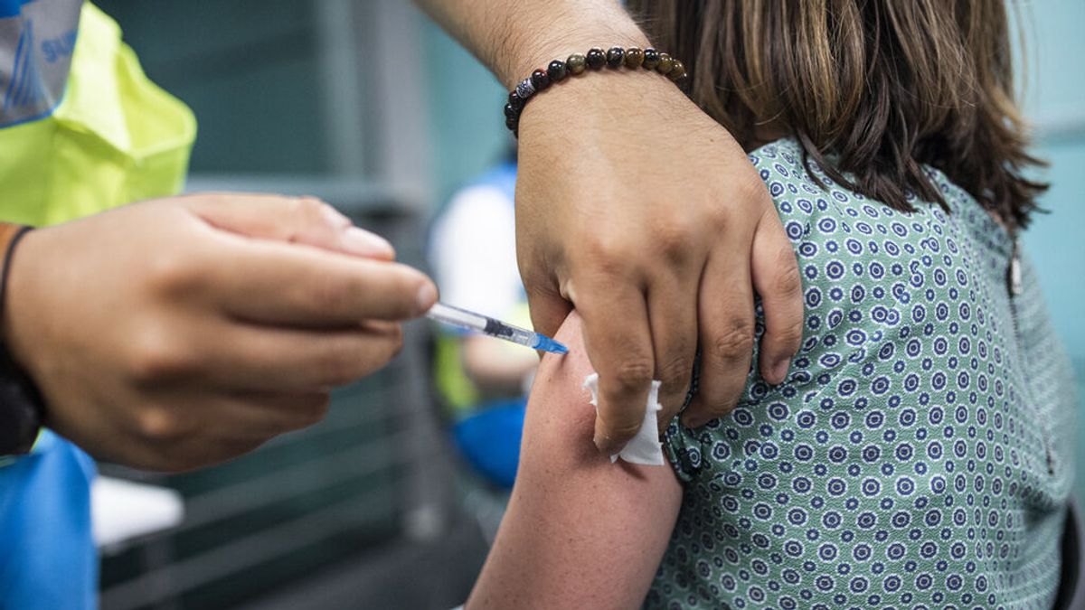Madrid abre la autocita para la vacuna contra el Covid-19 a los mayores de 12 años Madrid abre la autocita para la vacuna contra el Covid-19 a los mayores de 12 años