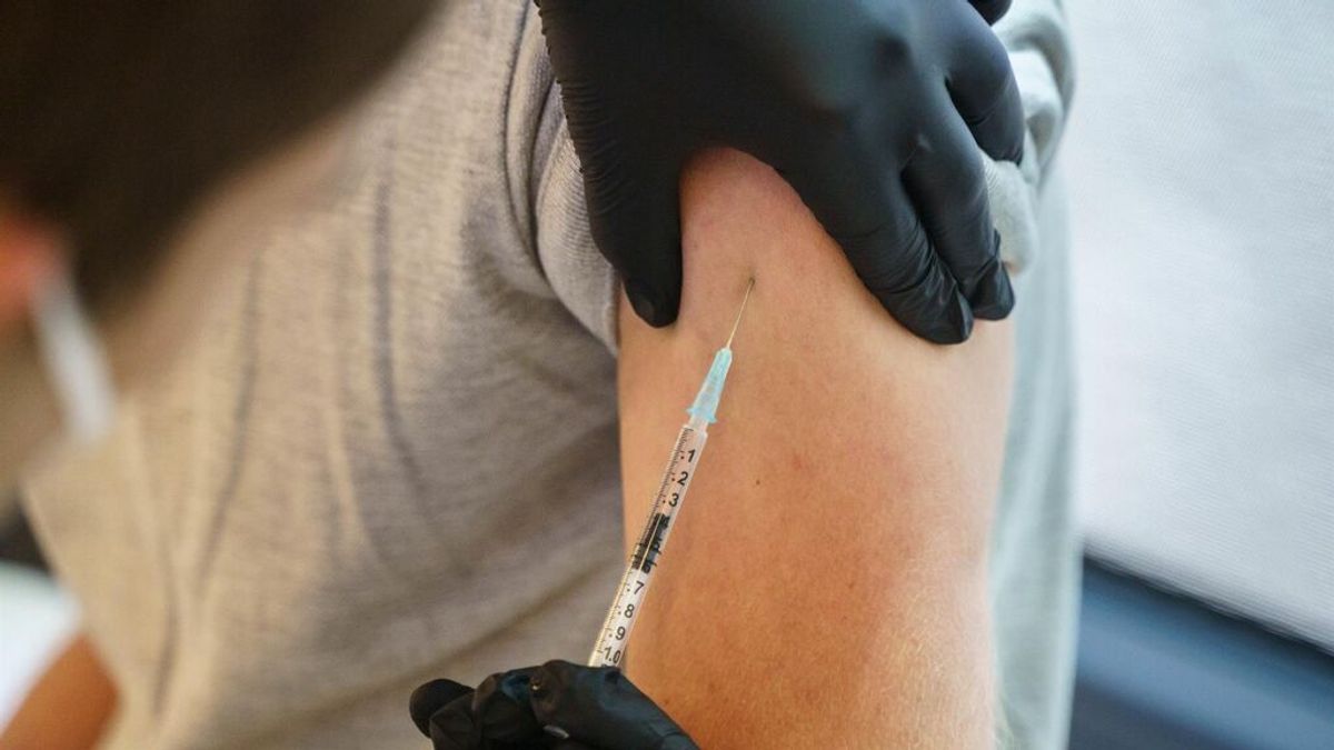 Los síntomas de miocarditis en adolescentes que reciben la vacuna de Pfizer son leves, según un estudio Los síntomas de miocarditis en adolescentes que reciben la vacuna de Pfizer son leves, según un estudio