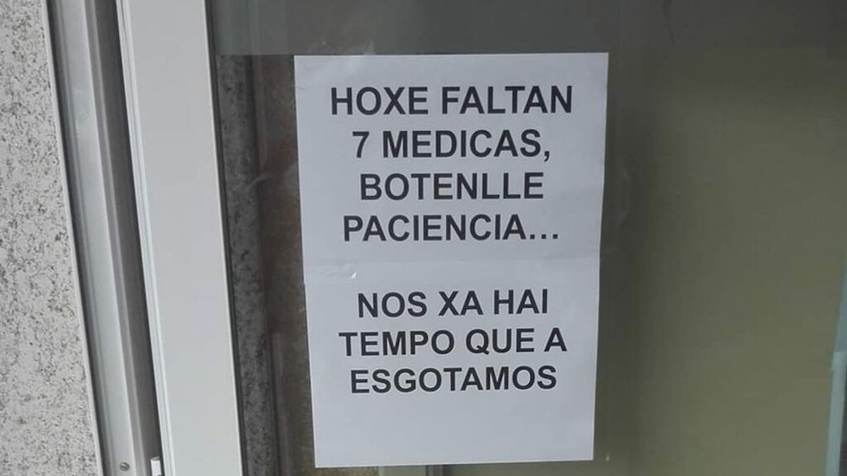 El cartel de bienvenida en un centro de salud gallego: “Hoy faltan siete médicas, échenle paciencia” El cartel de bienvenida en un centro de salud gallego: “Hoy faltan siete médicas, échenle paciencia”