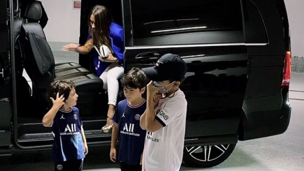Los tres hijos de Messi ya visten los colores del PSG tras sus primeras horas en Paris