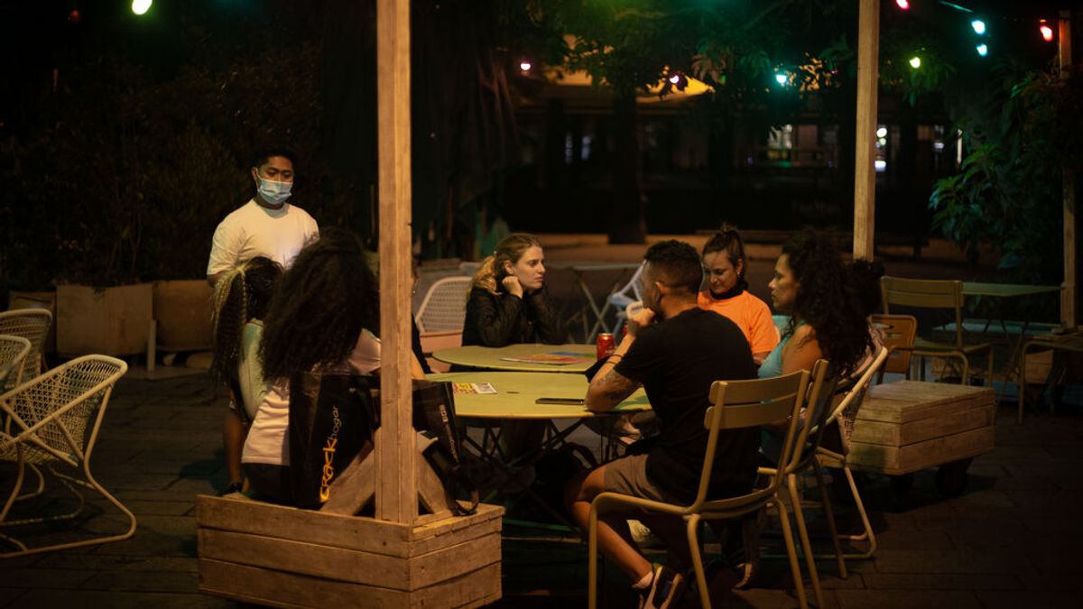 Faltan manos en la hostelería catalana: "Las condiciones son pésimas. Preferimos otros sectores" Faltan manos en la hostelería catalana: "Las condiciones son pésimas. Preferimos otros sectores"