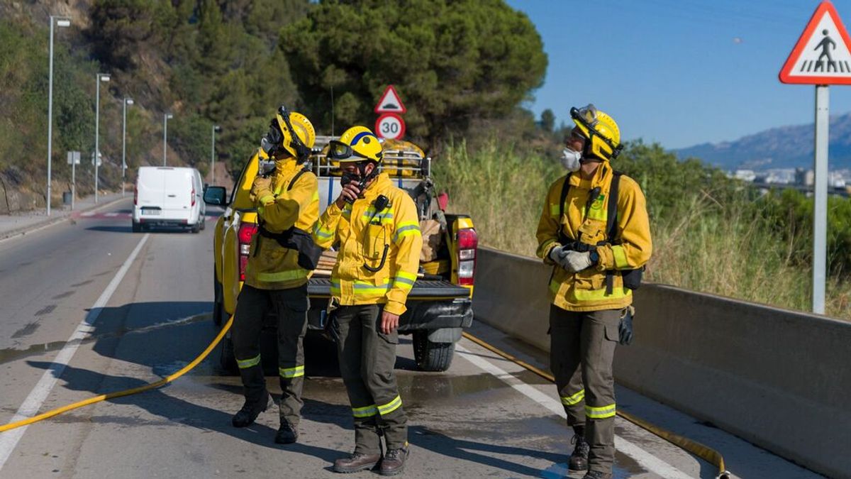 EuropaPress_3841670_dotaciones_bomberos_trabajan_inmediaciones_poligono_congost_martorell_donde EuropaPress_3841670_dotaciones_bomberos_trabajan_inmediaciones_poligono_congost_martorell_donde