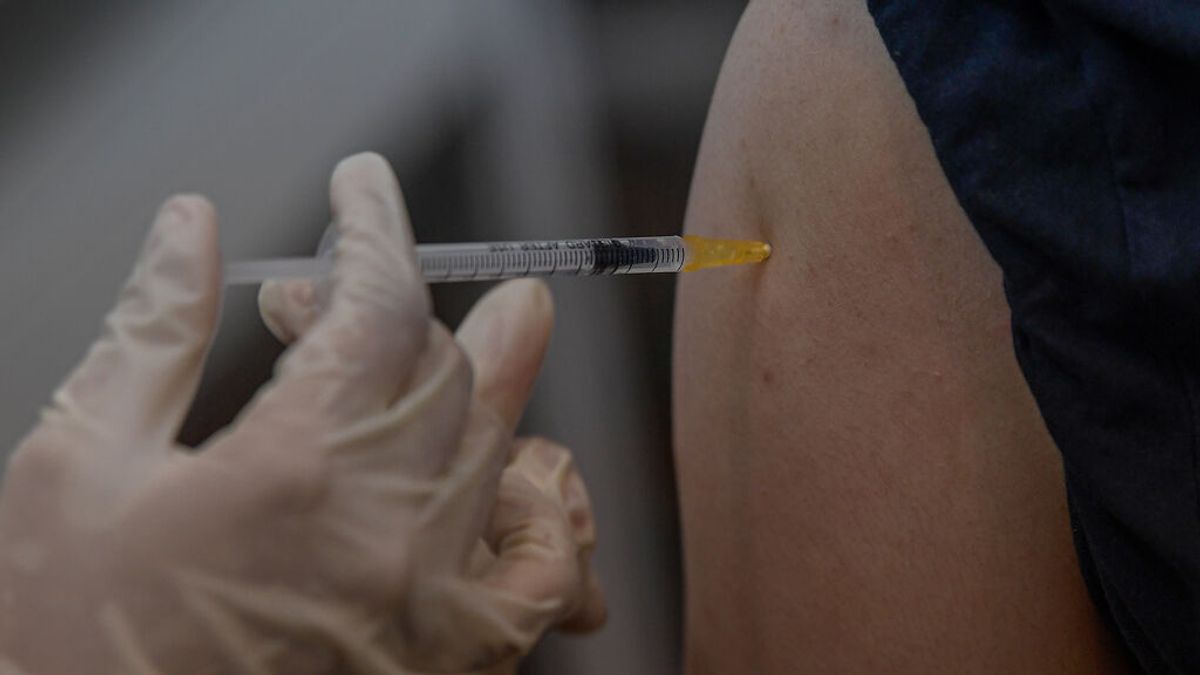 La Agencia Española del Medicamento autoriza el primer ensayo clínico de una vacuna española frente a la covid-19 La Agencia Española del Medicamento autoriza el primer ensayo clínico de una vacuna española frente a la covid-19