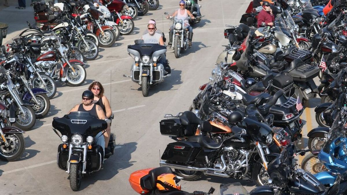 El covid viaja en moto: alerta en EEUU ante la gran quedada motera que puede disparar los contagios El covid viaja en moto: alerta en EEUU ante la gran quedada motera que puede disparar los contagios