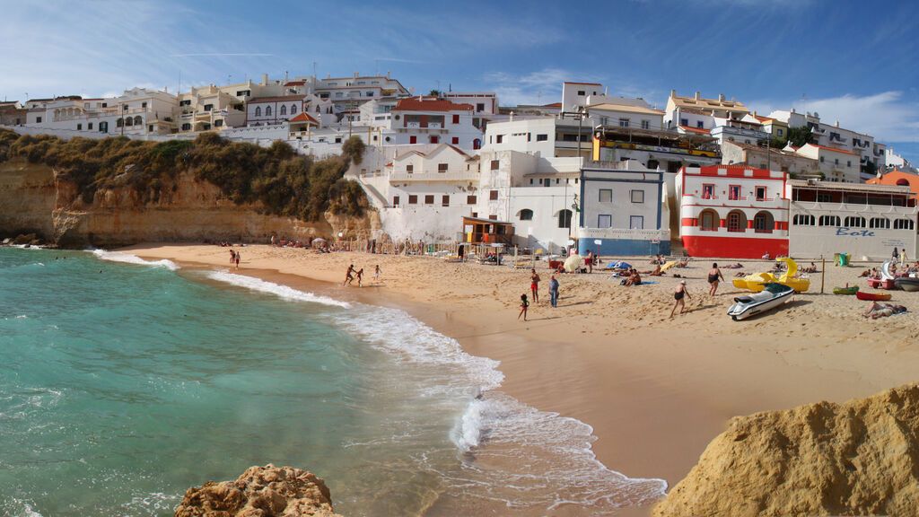 Playa de Carvoeiro, en el Algarve.