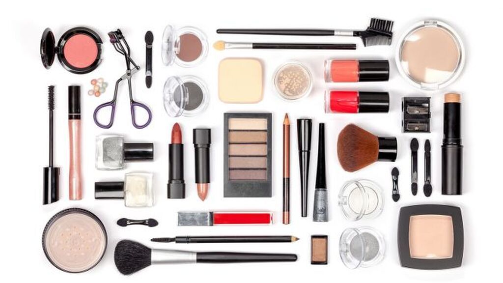 También, podrás regalar un kit básico de maquillaje.