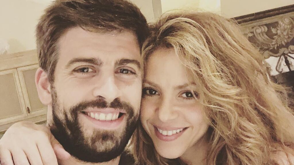 Gerard Piqué posa con sus dos hijos y sus seguidores sacan parecidos: "Milan es igual que tú y Sasha es como Shakira"