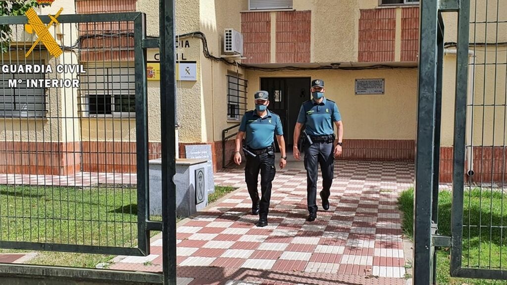 Una mujer no llega al hospital y da a luz en la carretera con ayuda de la Guardia Civil en Extremadura