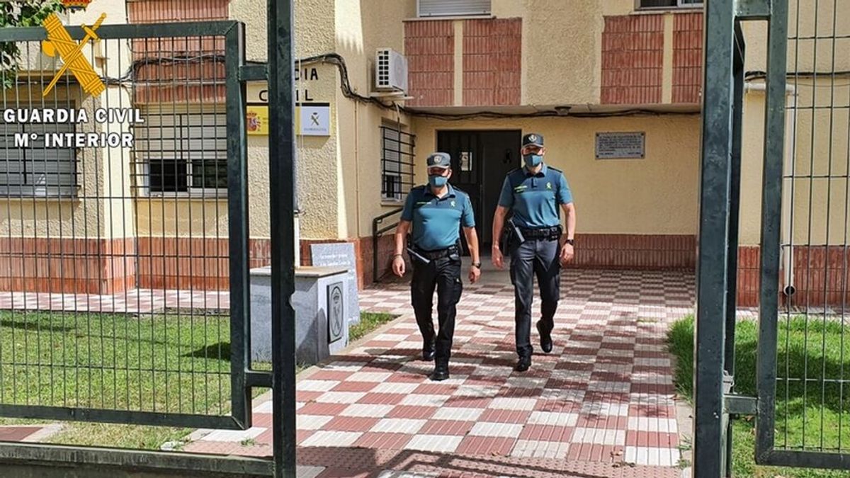 Una mujer no llega al hospital y da a luz en la carretera con ayuda de la Guardia Civil en Extremadura