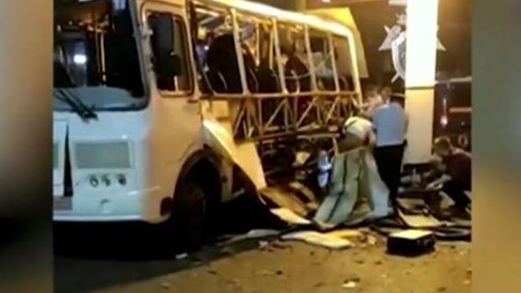 Un muerto y más de una docena de heridos en la explosión de un autobús en Moscú