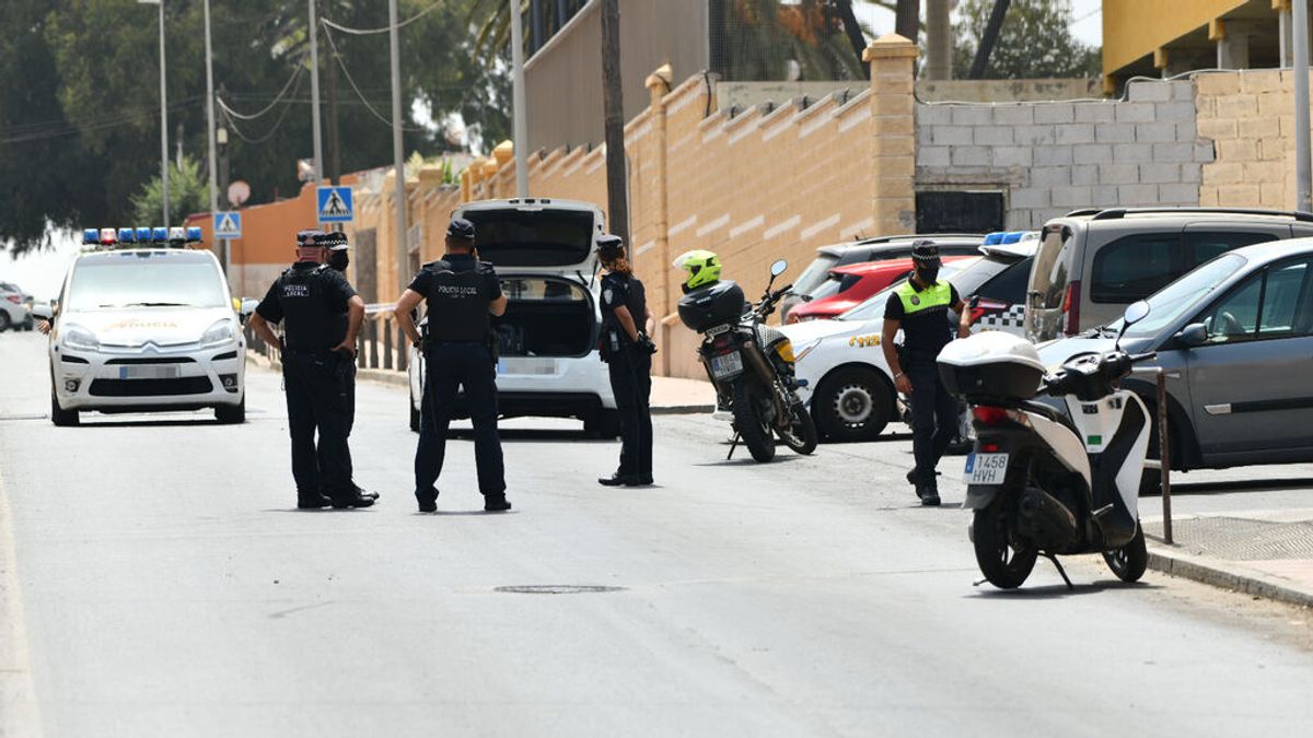 La Fiscalía investiga la repatriación de los menores en Ceuta, que enfrenta a los socios de Gobierno La Fiscalía investiga la repatriación de los menores en Ceuta, que enfrenta a los socios de Gobierno