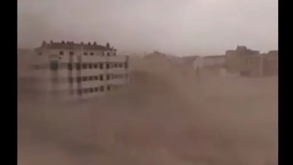 Un reventón cálido siembra el miedo en Albacete: el vídeo viral de la tormenta de viento y arena