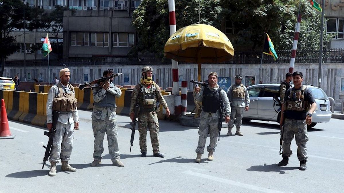 El Ministerio del Interior afgano declara el toque de queda nocturno en Kabul El Ministerio del Interior afgano declara el toque de queda nocturno en Kabul