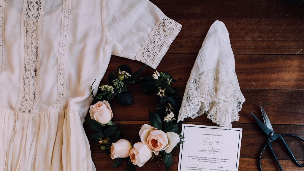 Cómo ir vestida a una boda civil: ideas de looks de invitada - Divinity