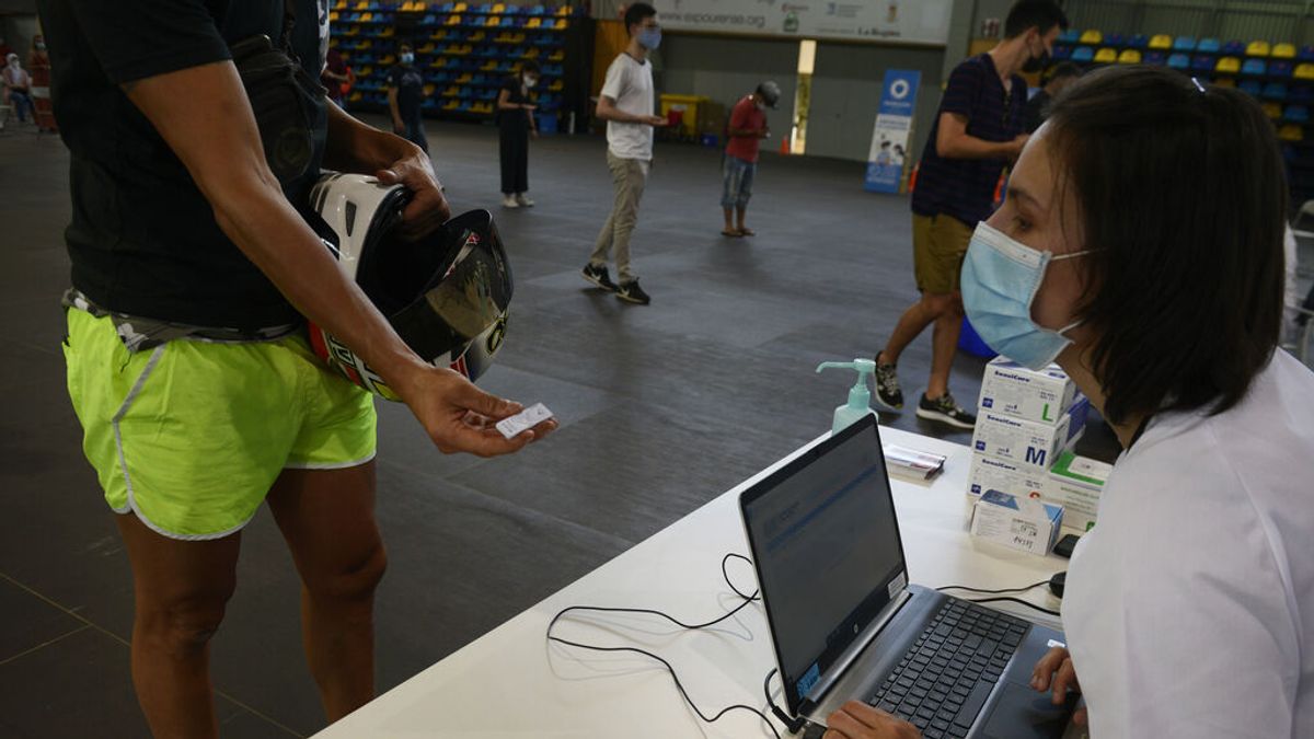Sanidad registra 25.726 contagios, el dato más bajo en fin de semana desde junio Sanidad registra 25.726 contagios, el dato más bajo en fin de semana desde junio