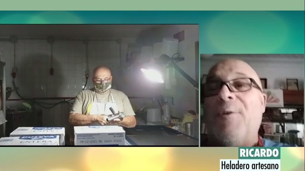 Un heladero critica al Gobierno: No puede más, trabaja a oscuras para ahorrar en la factura de la luz