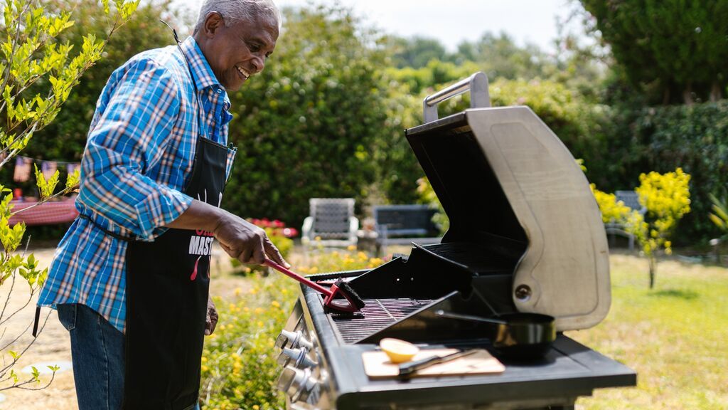 Por qué asar en una barbacoa de gas es mejor que hacerlo con carbón