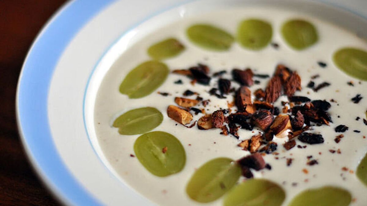 Cómo hacer ajo blanco Cómo hacer ajo blanco