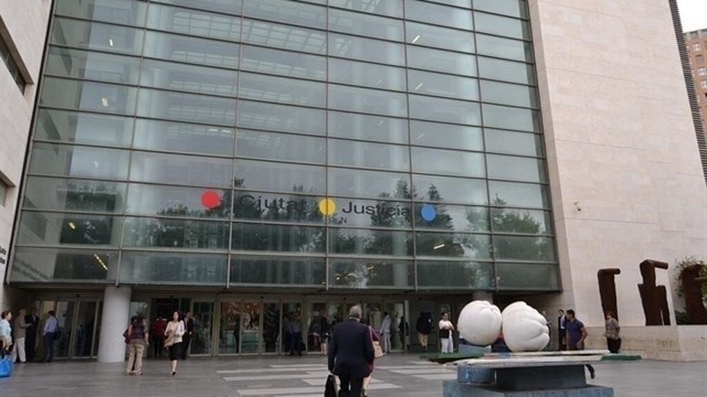 La Audiencia de Valencia condena a diez años de prisión a un joven que violar de su novia menor de edad