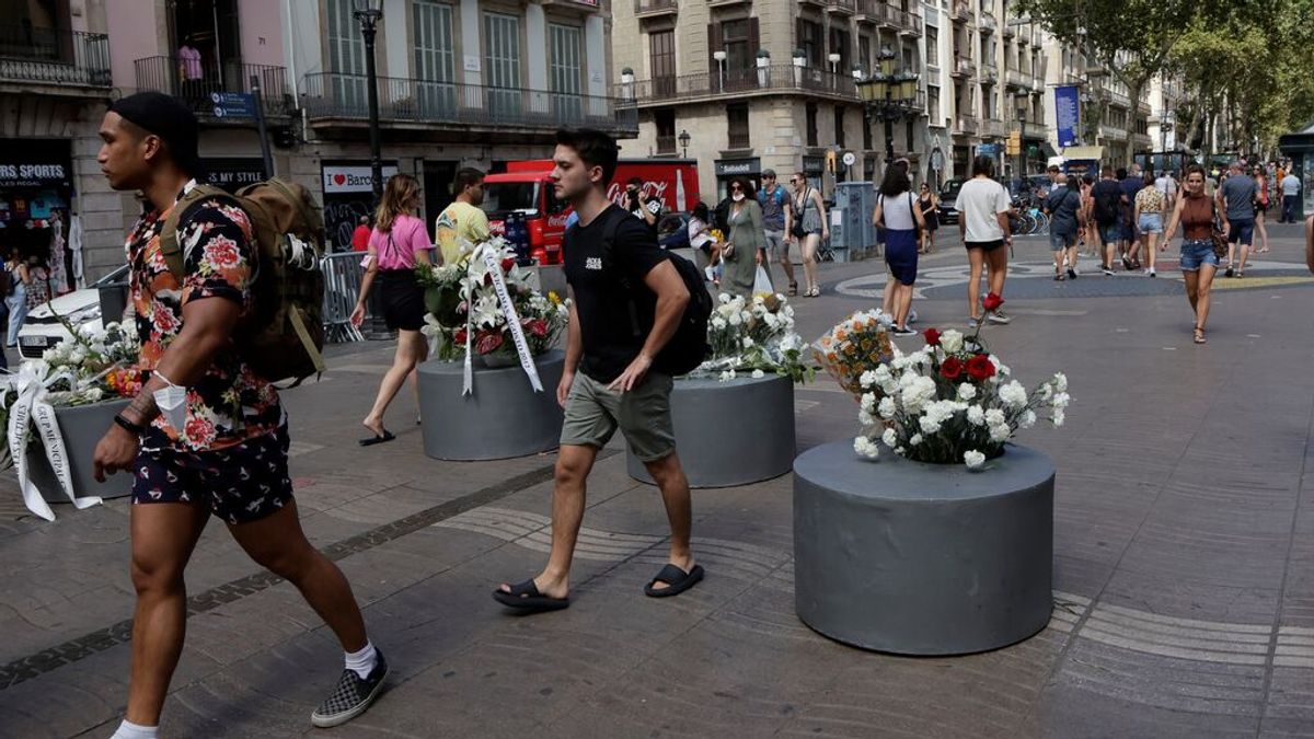 Las víctimas denuncian estar "abocadas al olvido" en el cuatro aniversario de los atentados de La Rambla