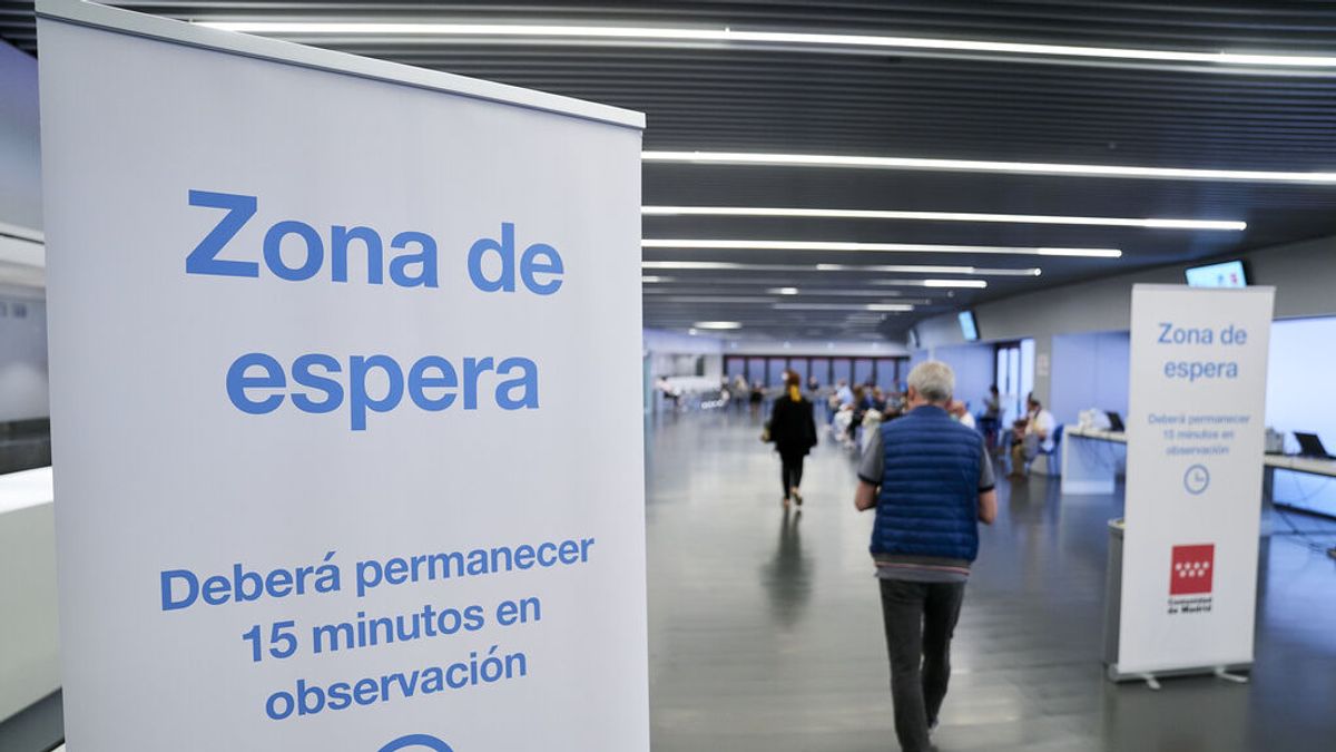 Madrid llega a un acuerdo con el Atlético para mantener la vacunación en el Wanda pese al comienzo de LaLiga Madrid llega a un acuerdo con el Atlético para mantener la vacunación en el Wanda pese al comienzo de LaLiga