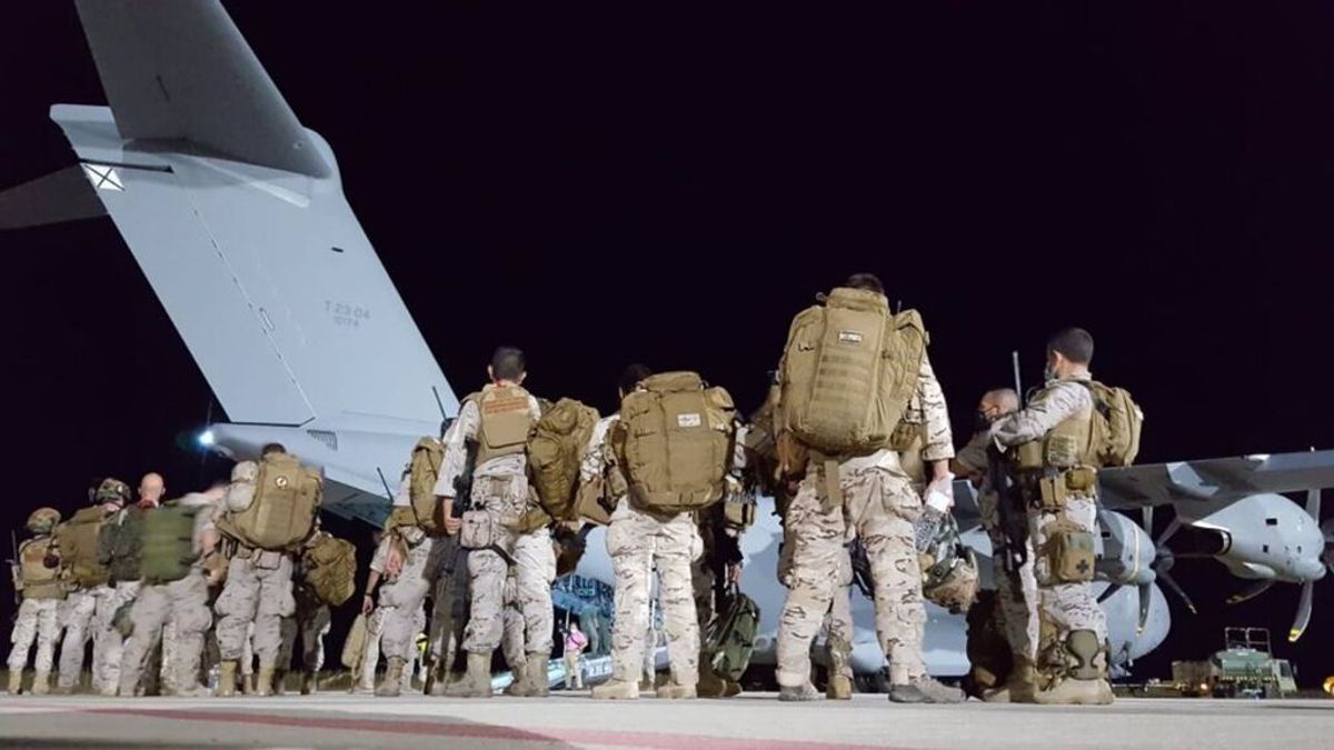 Despega el primer avión desde Zaragoza para la repatriación de españoles de Afganistán Despega el primer avión desde Zaragoza para la repatriación de españoles de Afganistán