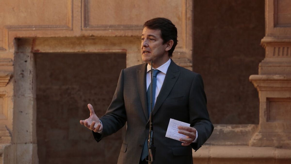 El presidente de Castilla y León guardará cuarentena tras tener contacto con un positivo El presidente de Castilla y León guardará cuarentena tras tener contacto con un positivo